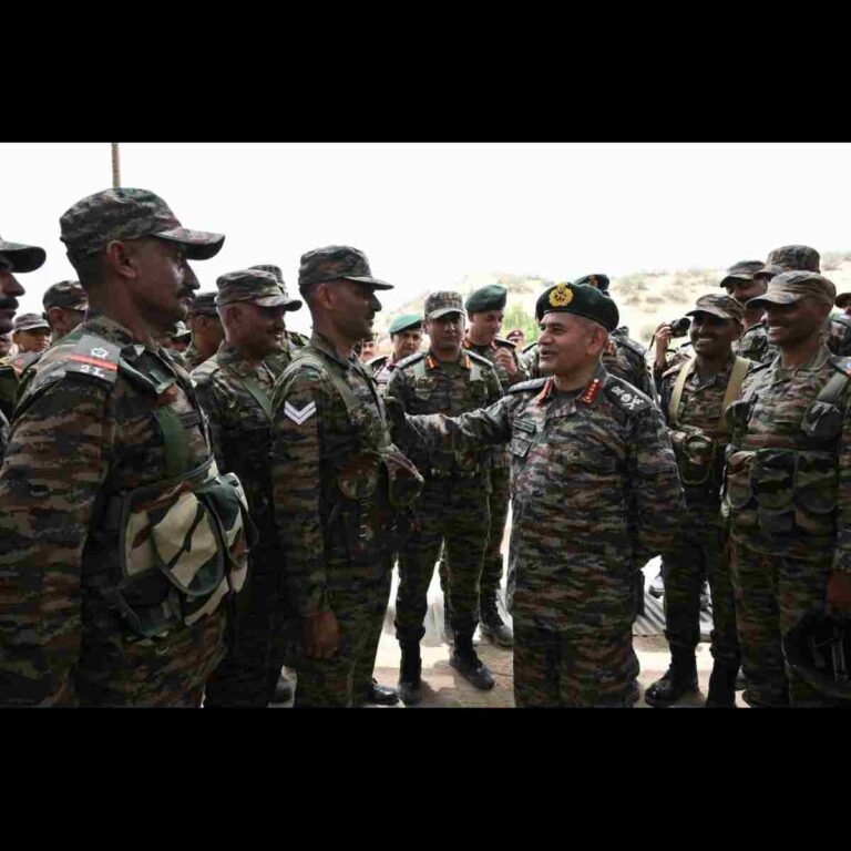army-chief-upendra-visits-thar-border