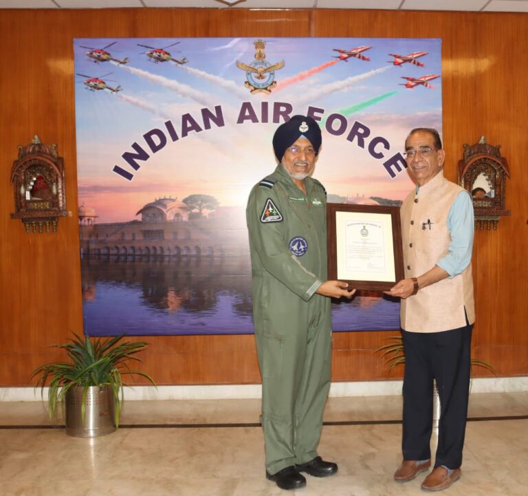 AIRShow : PWD SE आदित्य नारायण रावत समेत कई अधिकारियों को भारतीय वायु सेना ने सम्मानित किया