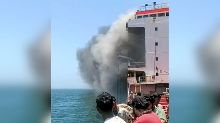 टैंकर हमले पर अब आया US का बयान, 3 भारतीय क्रू के लापता होने का मामला गहराया – AajTak