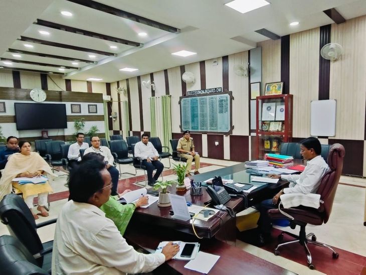 दरभंगा में जिलाधिकारी ने की समीक्षा बैठक: महिला सशक्तिकरण योजनाओं की जानकारी ली – Dainik Bhaskar