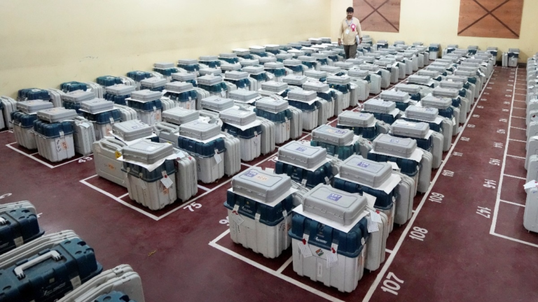 बंगाल में कैसे जलीं 4 हजार EVM? 10 विधानसभा सीटों पर हुआ था इस्तेमाल, जांच के लिए SIT गठित – AajTak