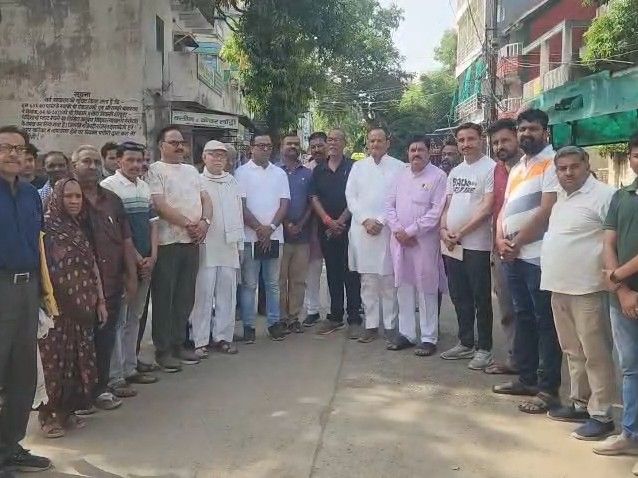 कैंसर स्क्रीनिंग के बाद 30 मरीज भोपाल रवाना: चिरायु हॉस्पिटल में होगा आगे का इलाज और जांच – Dainik Bhaskar