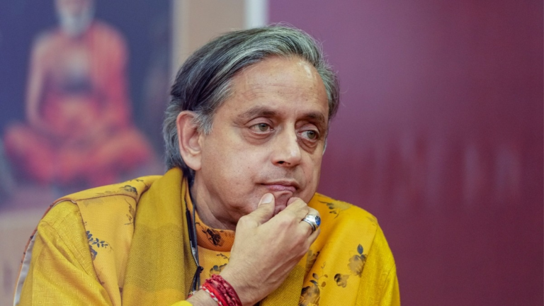 'कोई दोस्त ऐसा कैसे हो सकता है…', भारतीयों की मौत पर US के बयान से भड़के शशि थरूर – AajTak