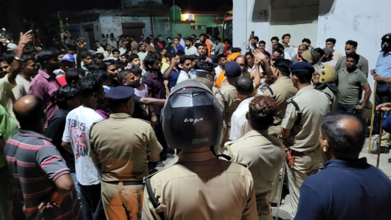 विकासनगर में दो समुदायों के बीच हिंसक झड़प… युवक की मौत के बाद भड़का आक्रोश, नेशनल हाइवे जाम