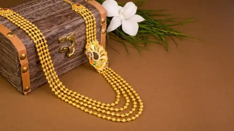 Gold Rate Today: तनिष्क से लेकर मालाबार तक… नोट कर लीजिए 10 ग्राम सोने का कितना चल रहा भाव? – Upstox