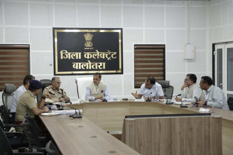 मुख्य सचिव वी. श्रीनिवास