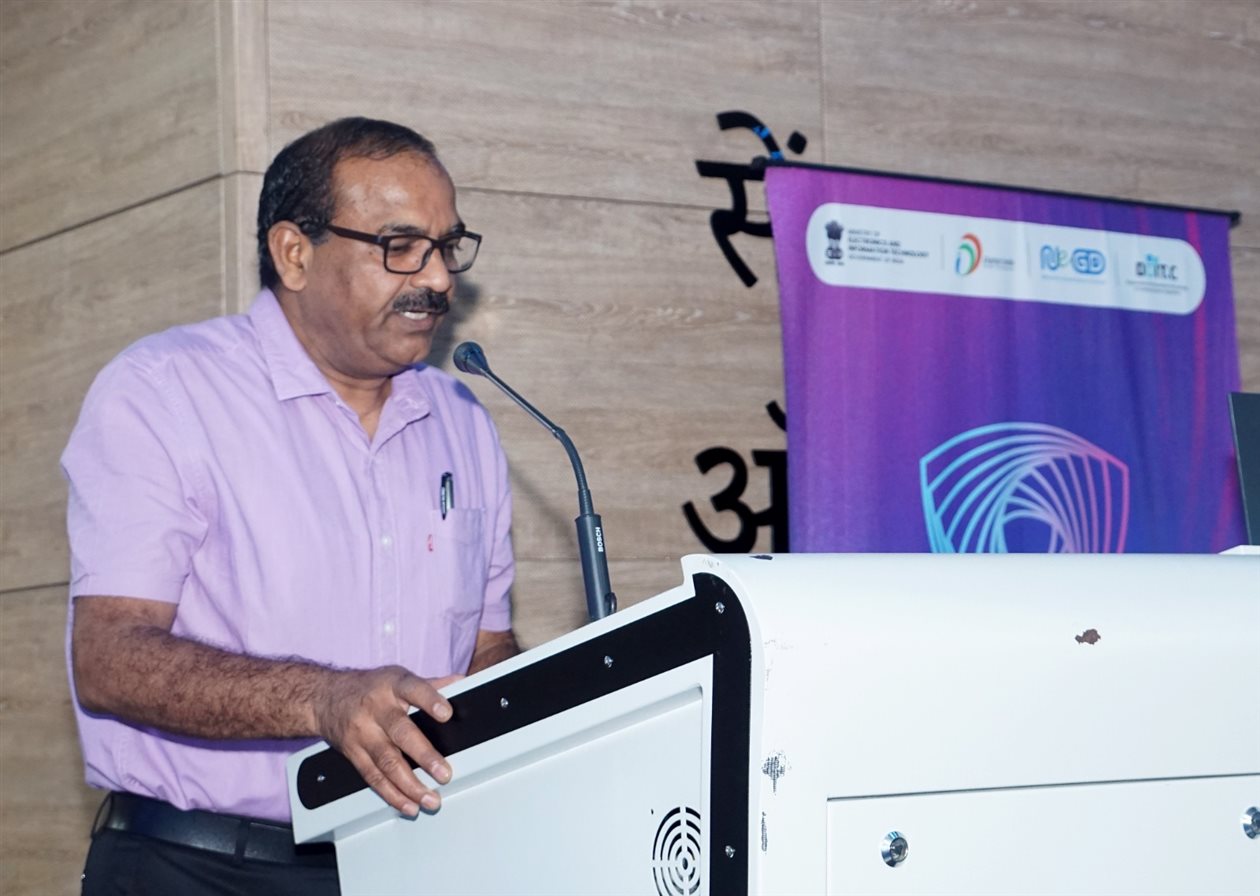 सूचना प्रौद्योगिकी एवं संचार विभाग के तकनीकी निदेशक अखिलेश मित्तल